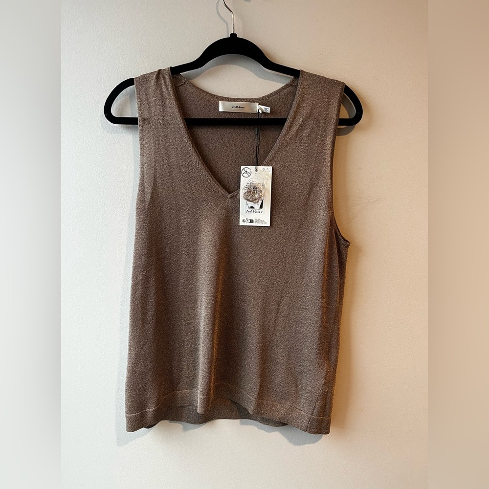 Sleeveless V-Neck Tank Top in Taupe